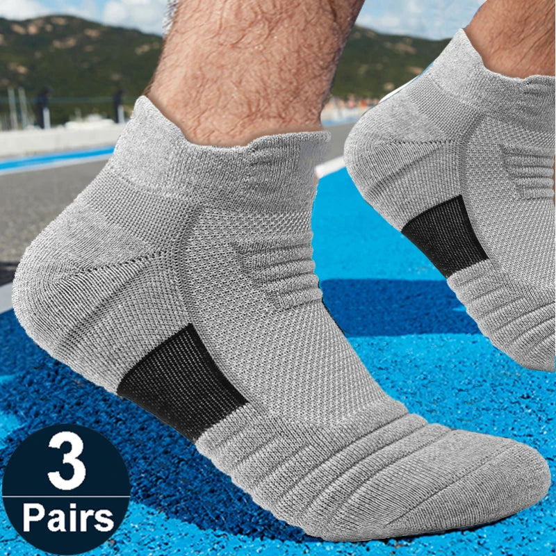 Anti-Slip Football Socks for Men & Women - Breathable, Deodorous Cotton Sport Socks for Soccer & Basketball (Sizes 39-45)